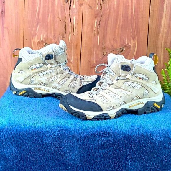 Ladies Merrell Moab above the ankle hiking boots with Vibram soles sized 7 - Picture 2 of 8